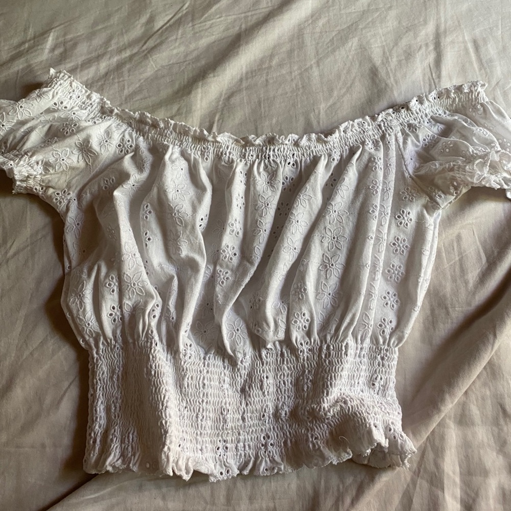 Cute off the shoulder crop